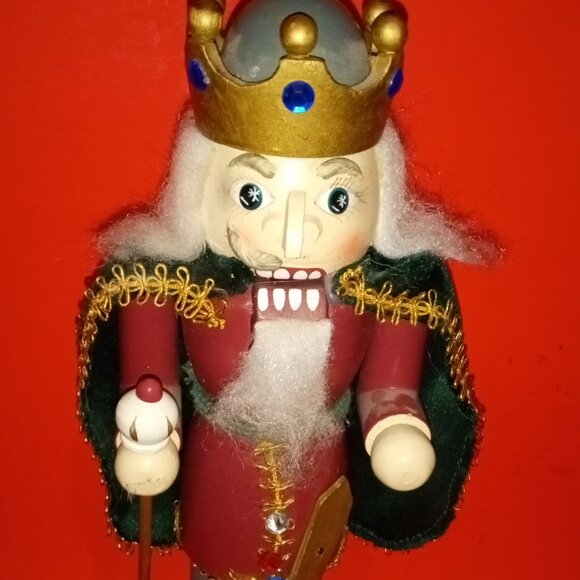 LOT OF 2 COLORFUL VINTAGE WOODEN CHRISTMAS KINGS NUTCRACKERS - Picture 4 of 13